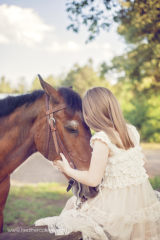 Girl holding her horse in longview tx